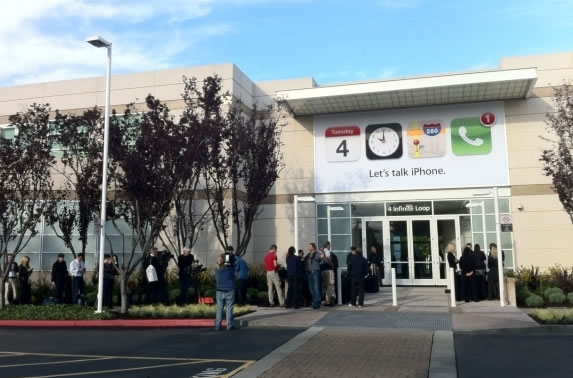 Apple iPhone 4S Conference